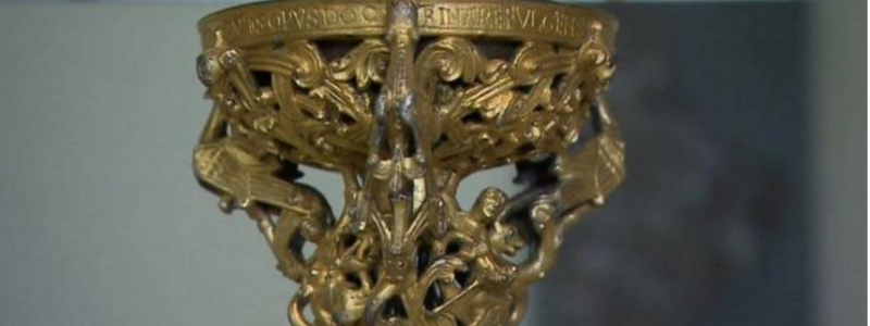 Gloucester KATEDRALİ 800 Yıllık ŞAMDANI 3D Baskı TEKNOLOJİSİ İLE YENİDEN ÜRETTİ